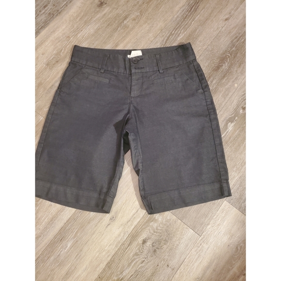 Lee just below the waist Shorts - Picture 2 of 6